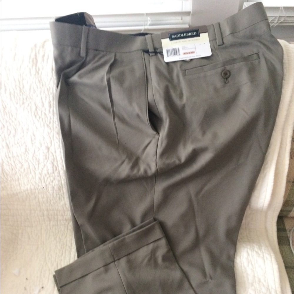 Saddlebred NWT 42/32